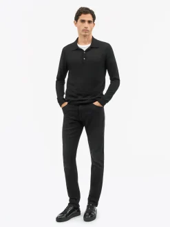 Des Slim-Straight Jeans