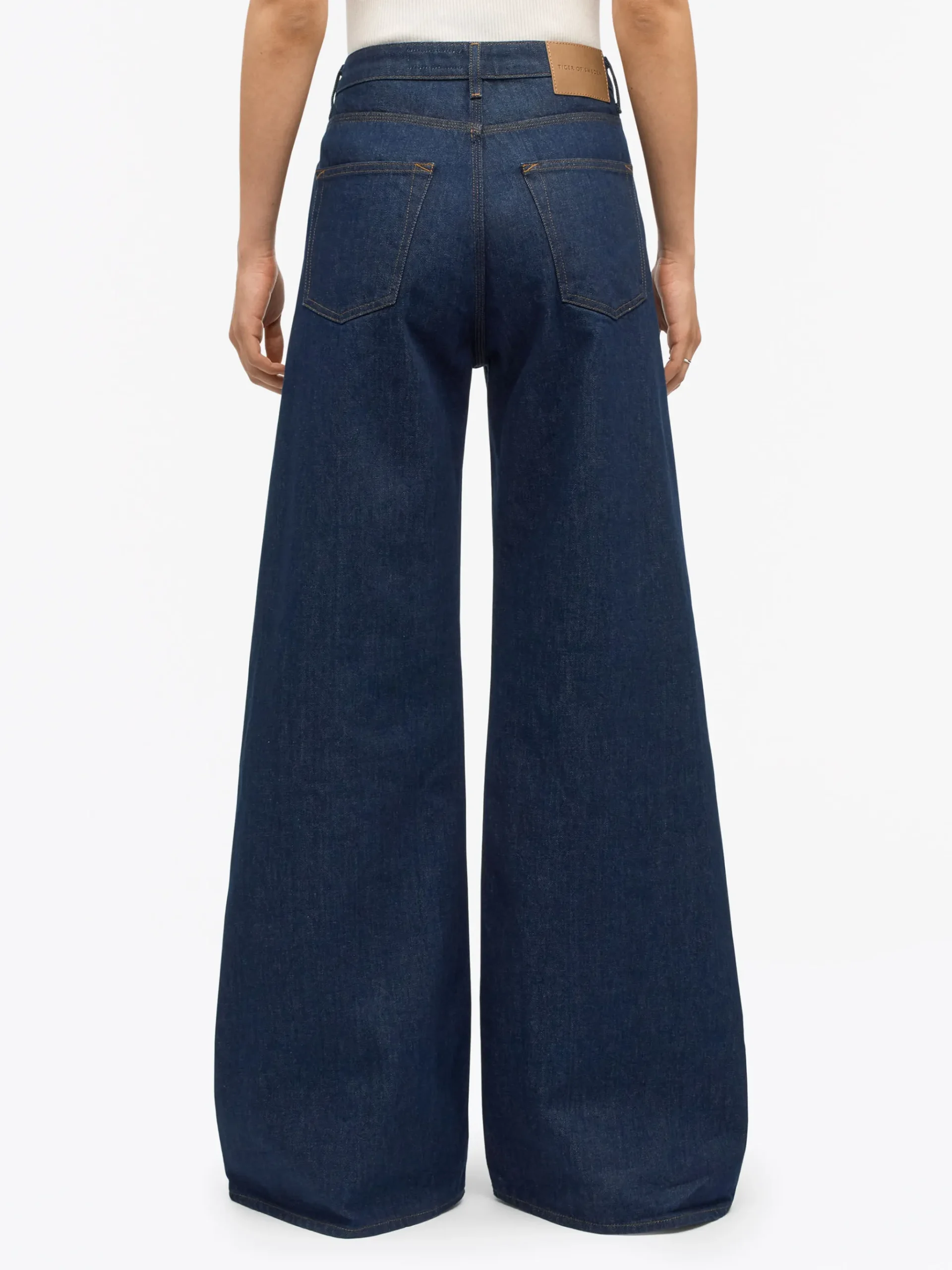 Kinne Relaxed-Flare Jeans