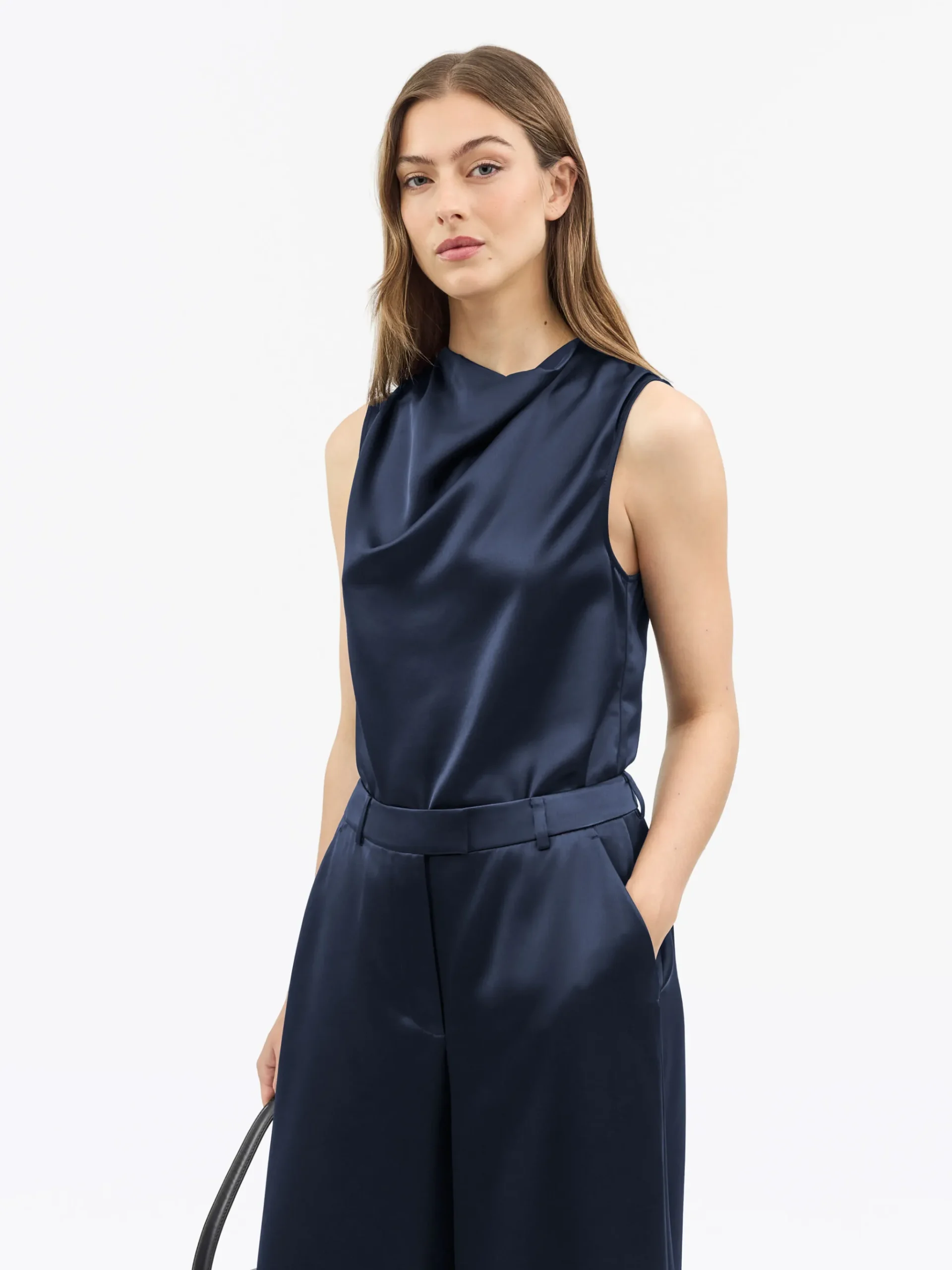 Lian Draperad Satintopp