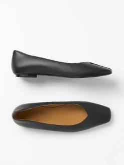 Tripo Chisel Toe Ballerina
